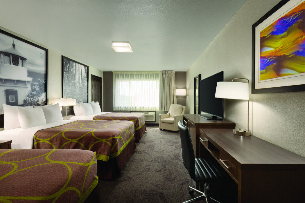 3 DOUBLE BEDS, NON-SMOKING