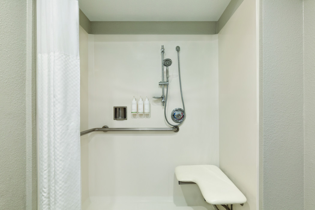 1 DOUBLE AND 1 SINGLE BED ACCESSIBLE NON-SMOKING